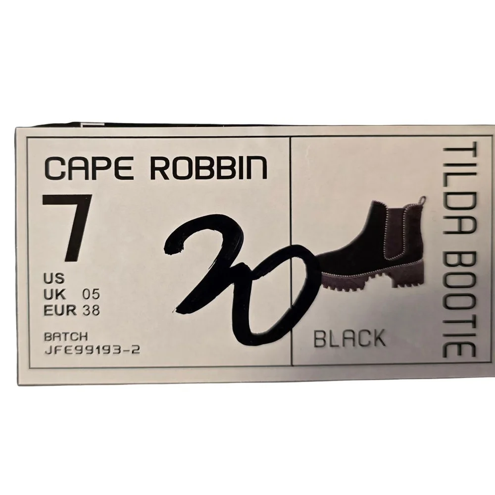 NWT Cape Robbin Black Tilda Bootie with‎ Silver Studs Size 7
